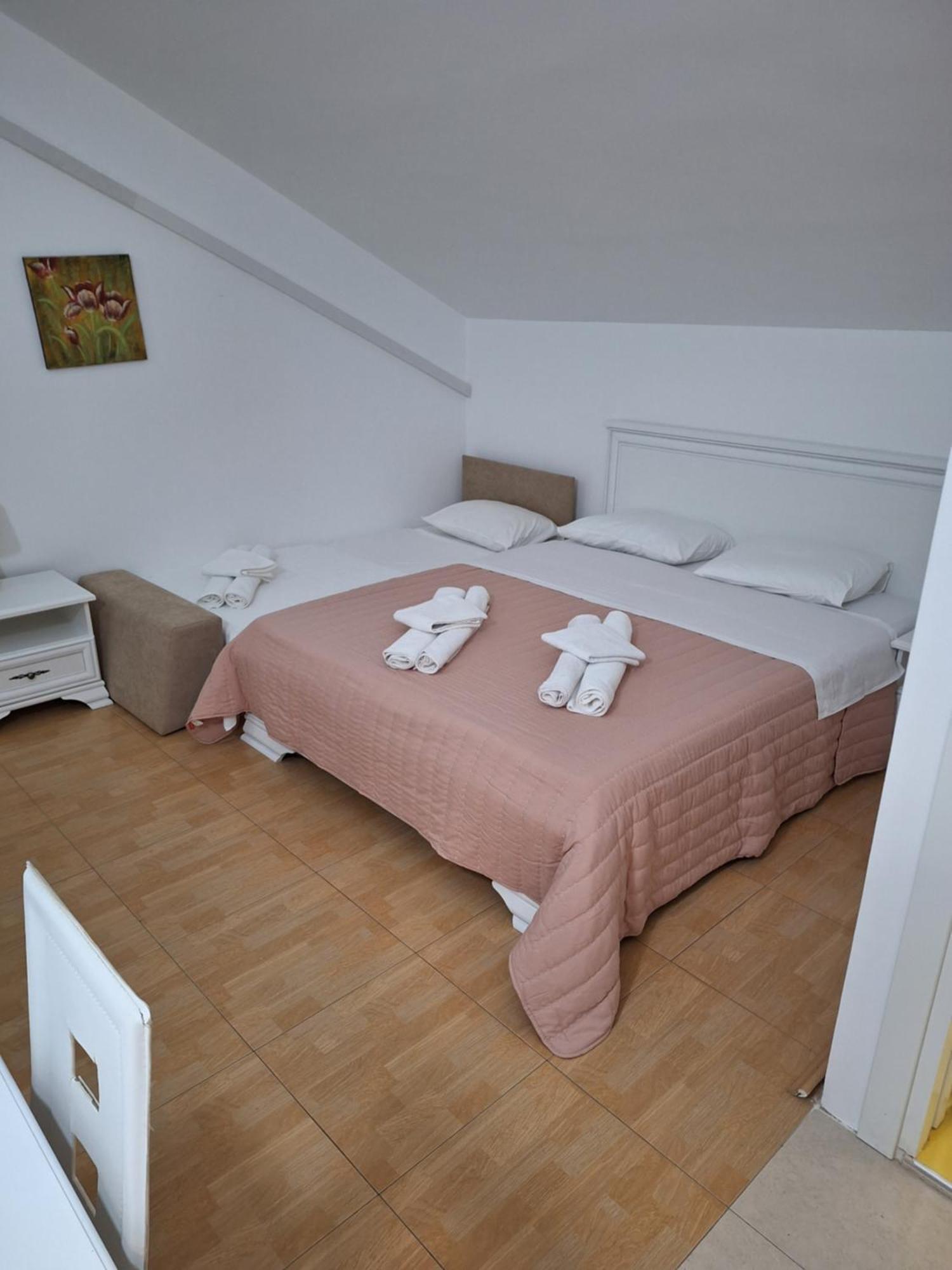 Apartmani P&M Tivat Kültér fotó