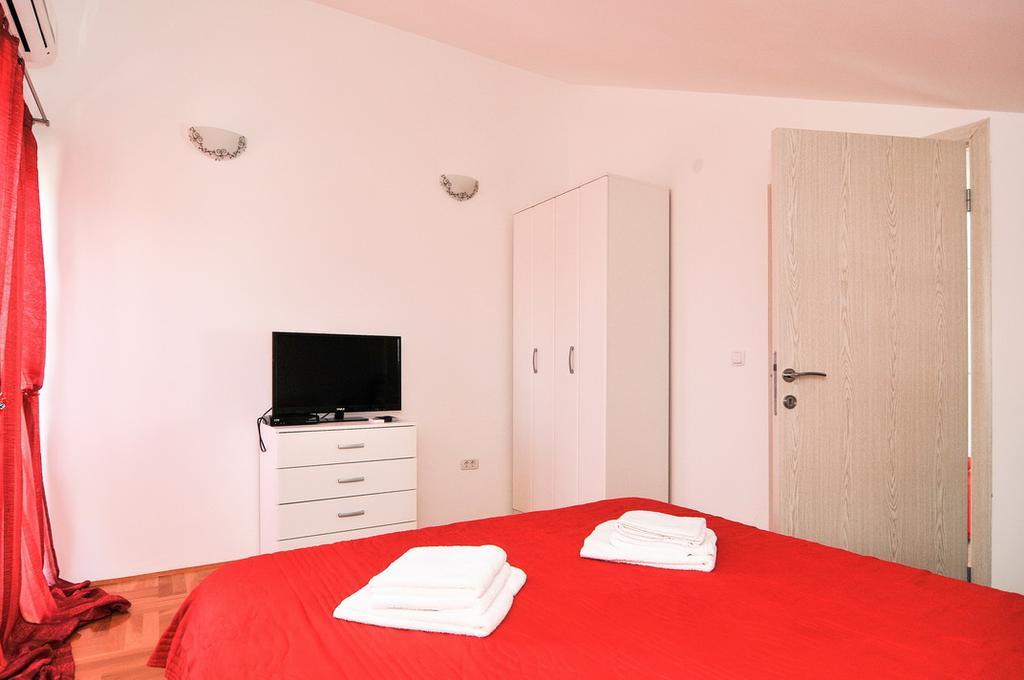 Apartmani P&M Tivat Kültér fotó