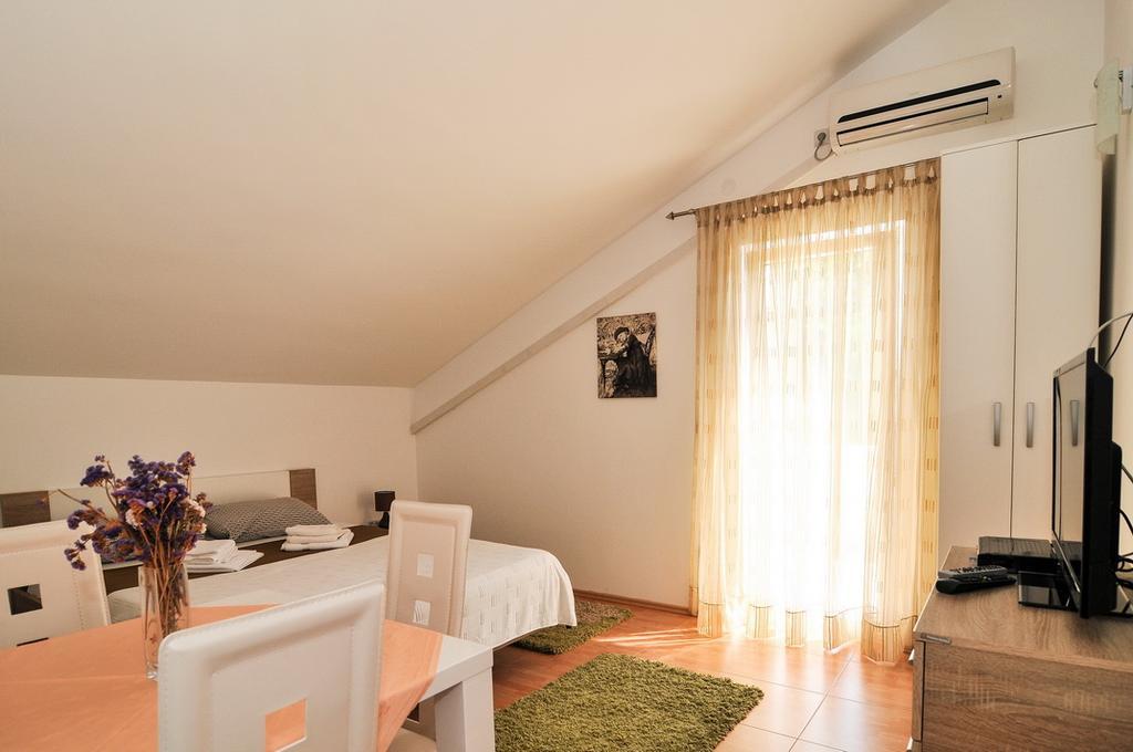Apartmani P&M Tivat Kültér fotó